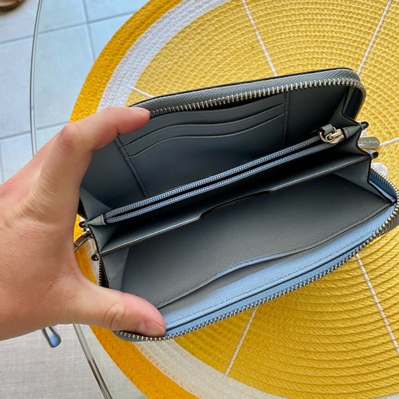 Michael Kors wallet/wristlet - Picture 4 of 5